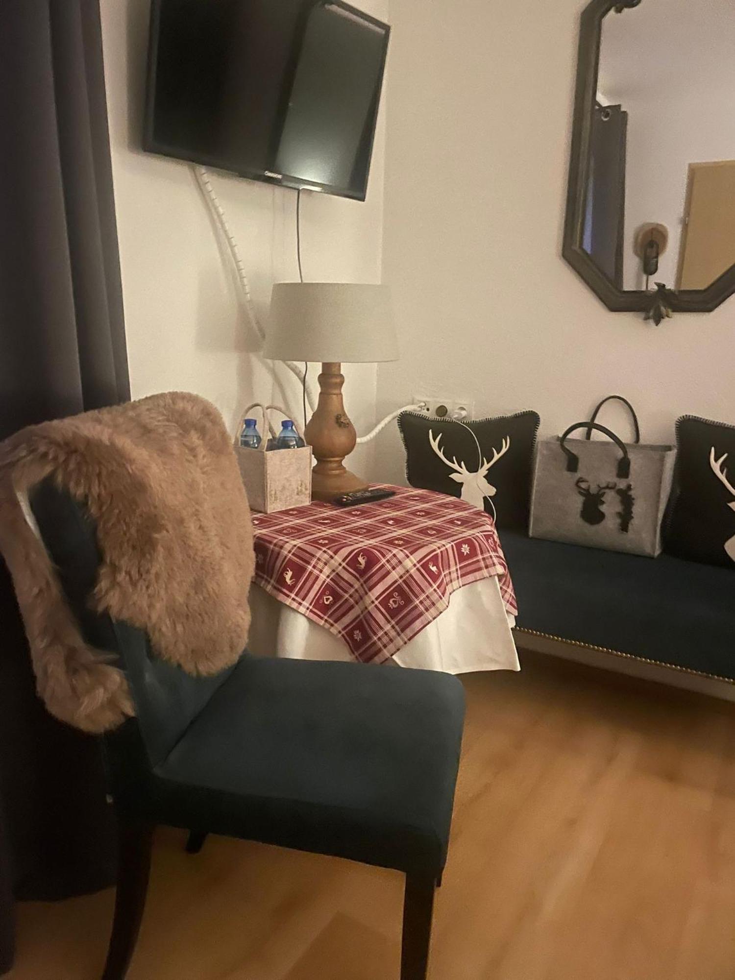 Hirschstube Nauders Bed & Breakfast Екстериор снимка