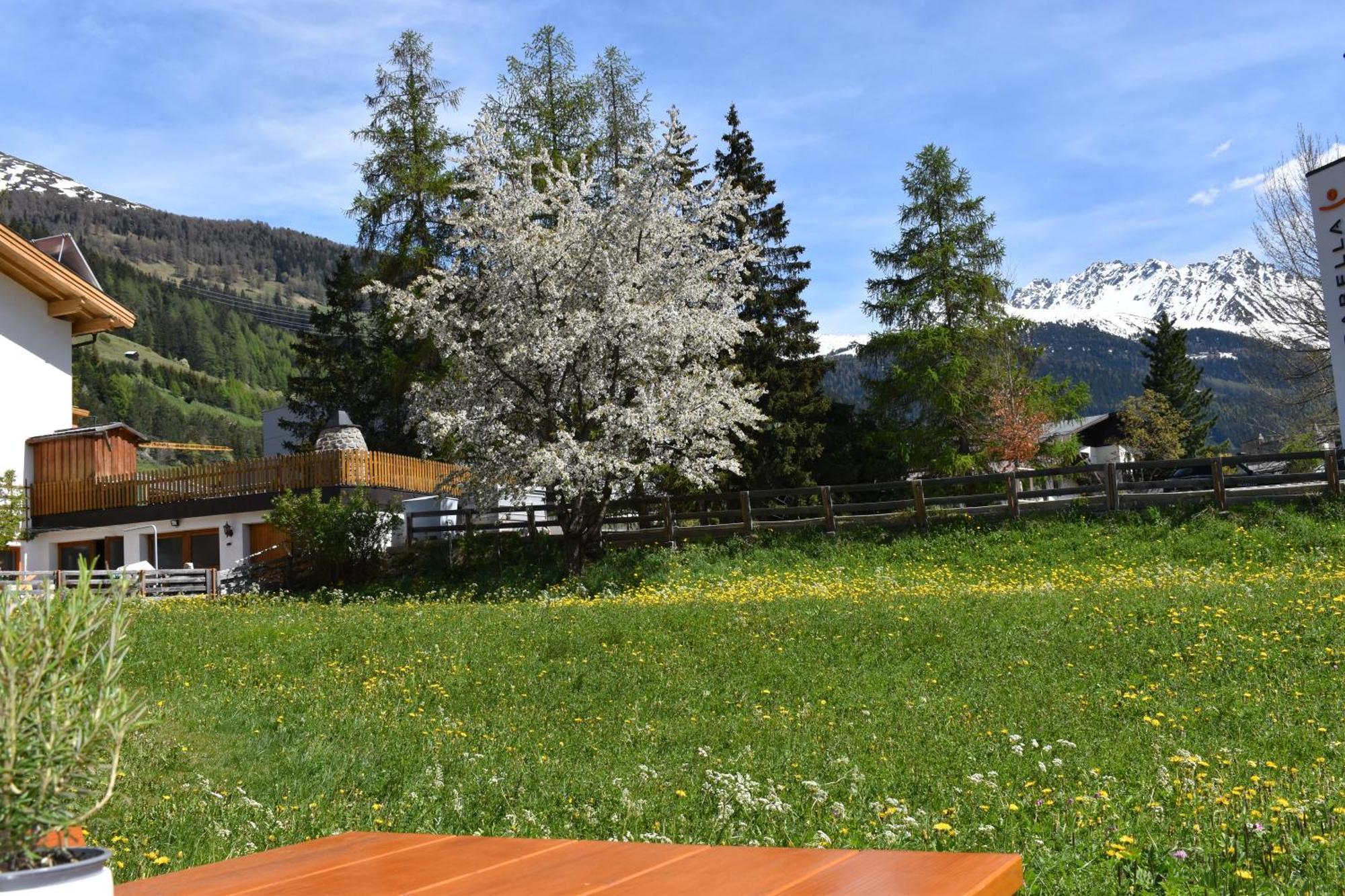 Hirschstube Nauders Bed & Breakfast Екстериор снимка