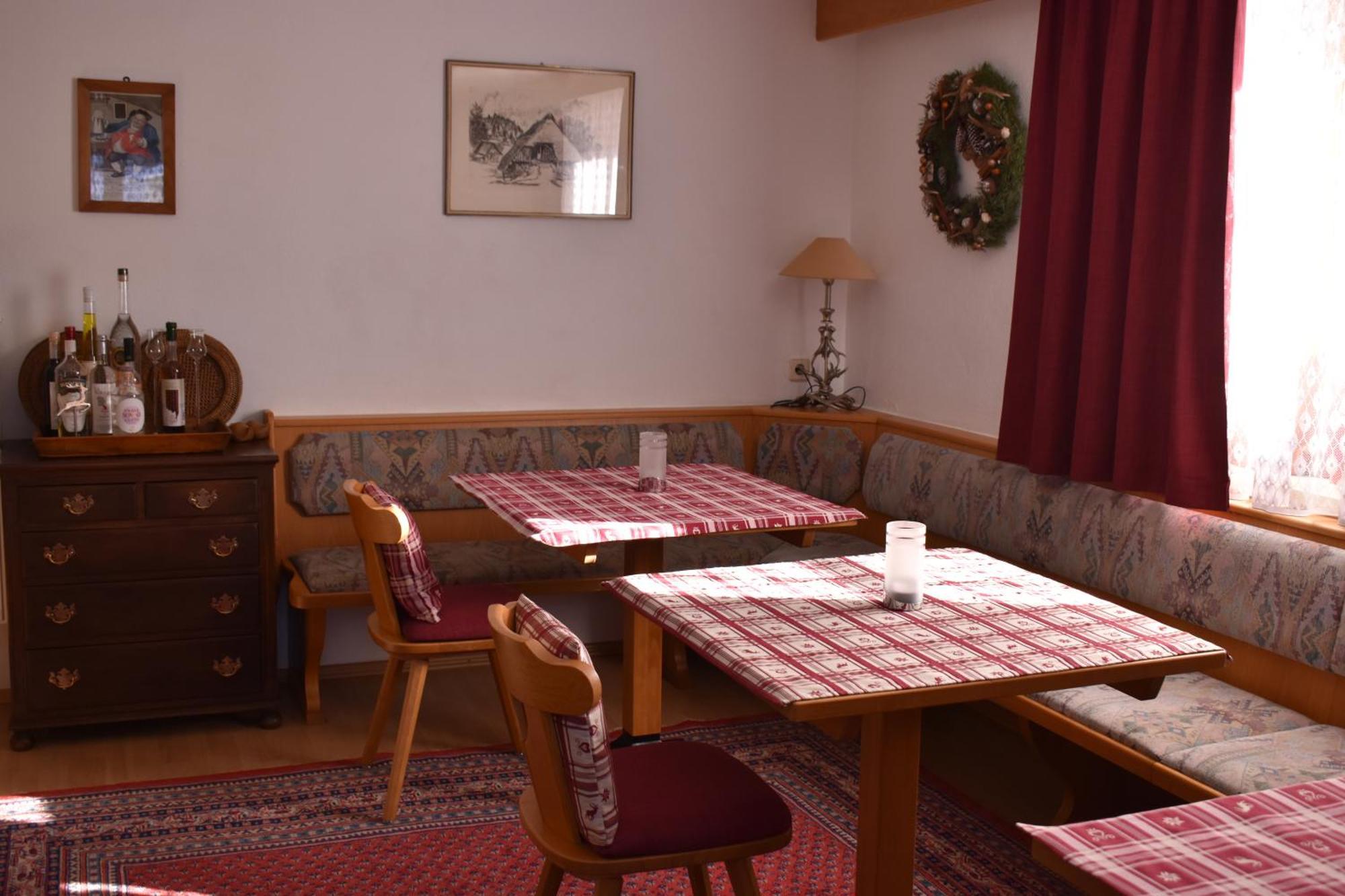 Hirschstube Nauders Bed & Breakfast Екстериор снимка