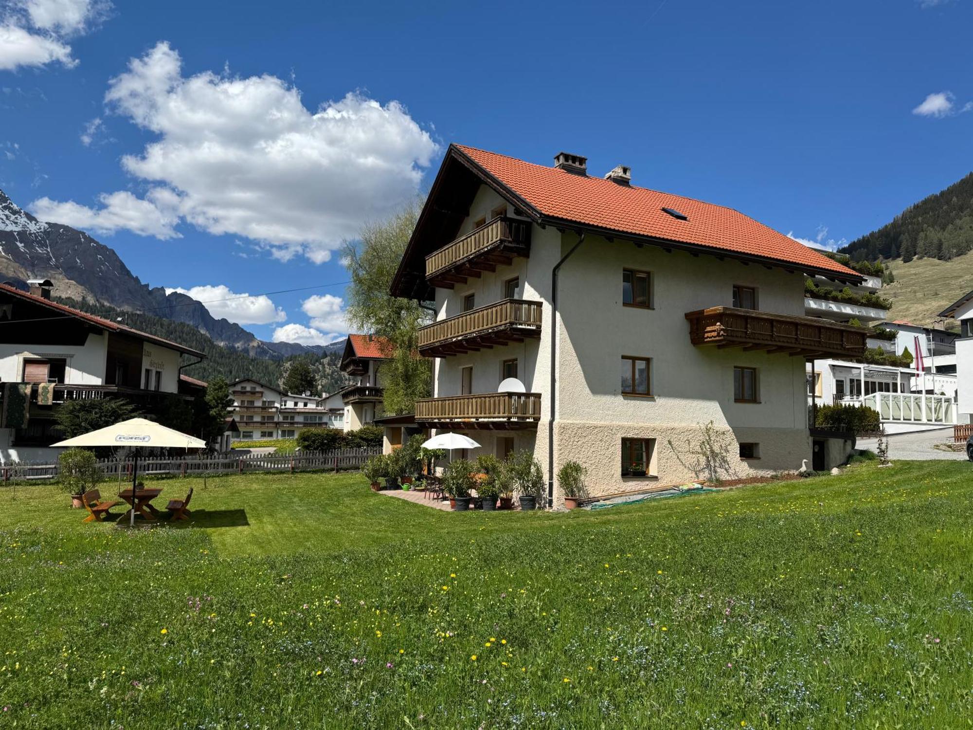 Hirschstube Nauders Bed & Breakfast Екстериор снимка